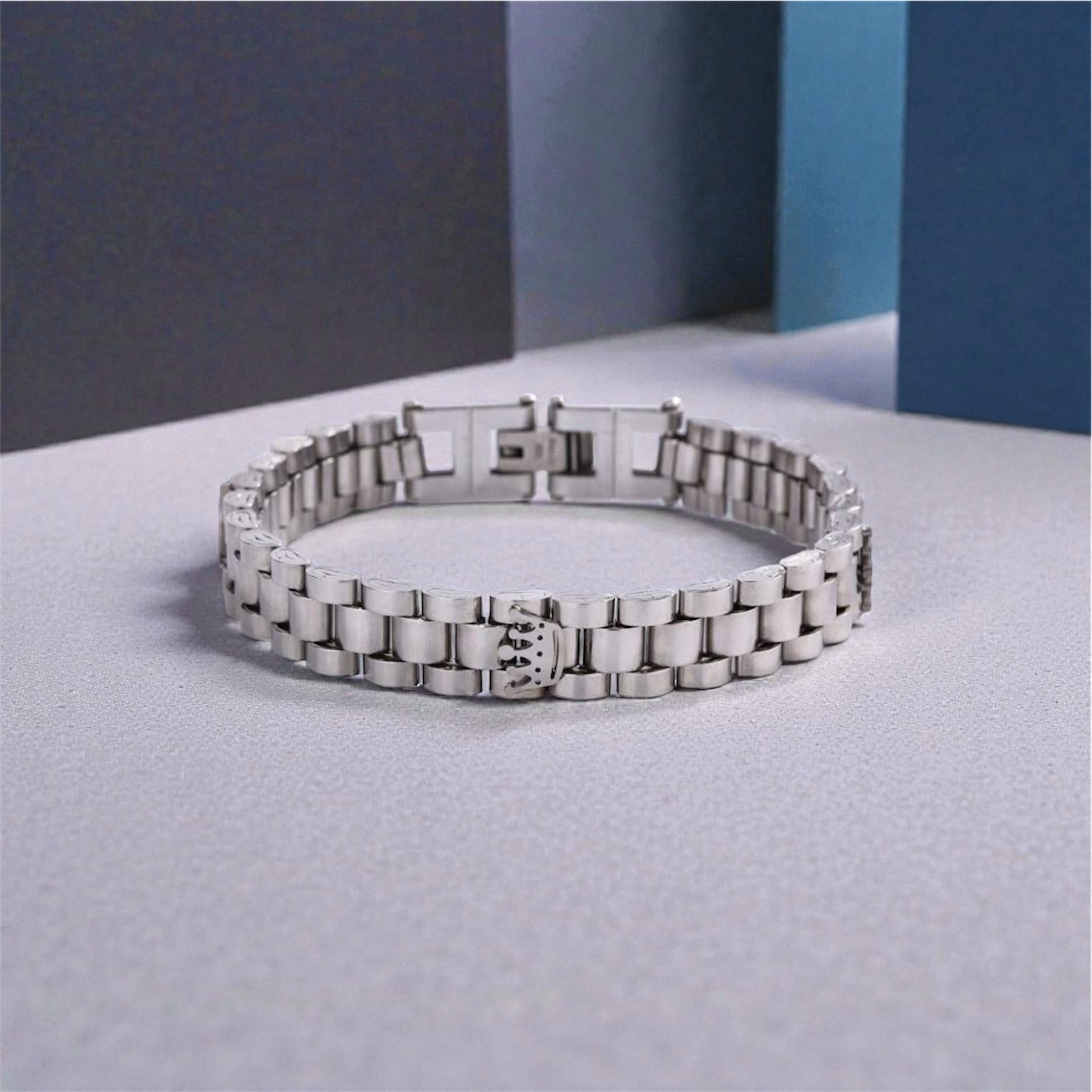 Verstellbares Edelstahl-Armband mit Dreifach-Kronen-Design - Unisex